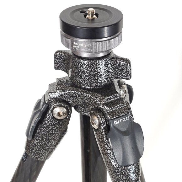 Gitzo GT0532 Mountaineer Series 0 Carbon Fiber Tripod - Picture 4 of 10
